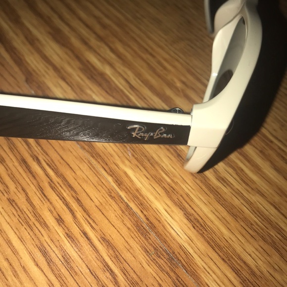 Rayban Wayfarer sunglasses! - Picture 3 of 3